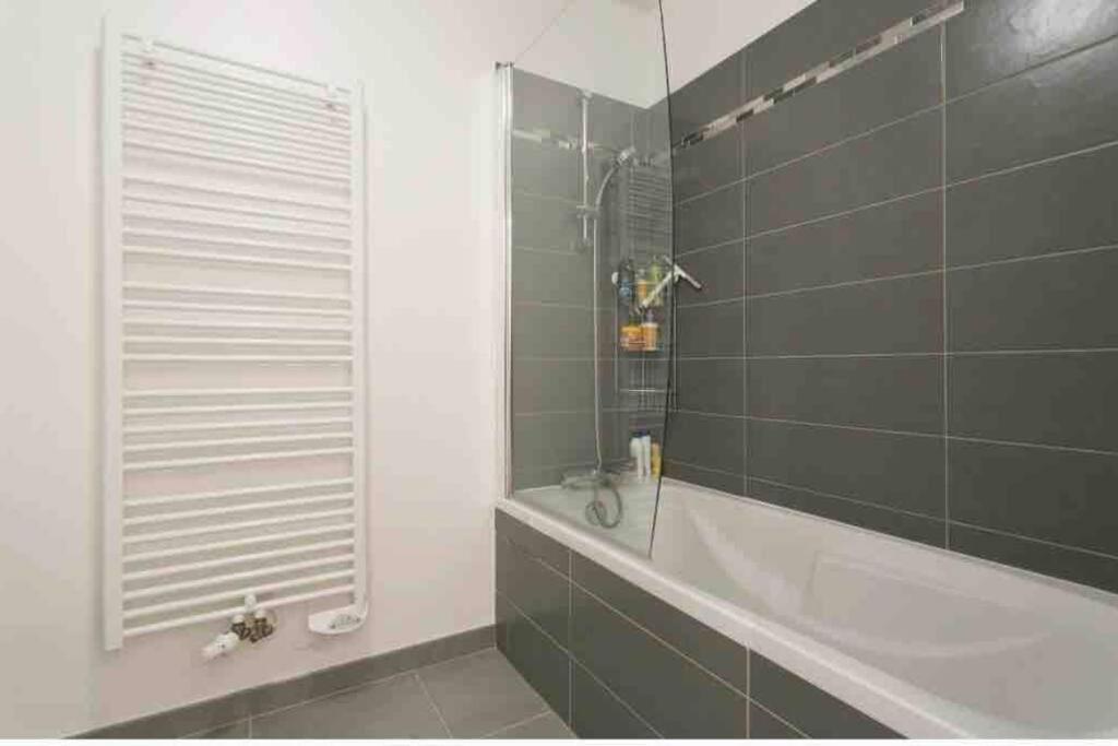 Cozy & Quiet Getaway Just 300M From Paris With Free Private Parking Apartment Gentilly Luaran gambar